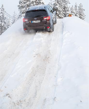 SUBARU_OUTBACK-46-lr